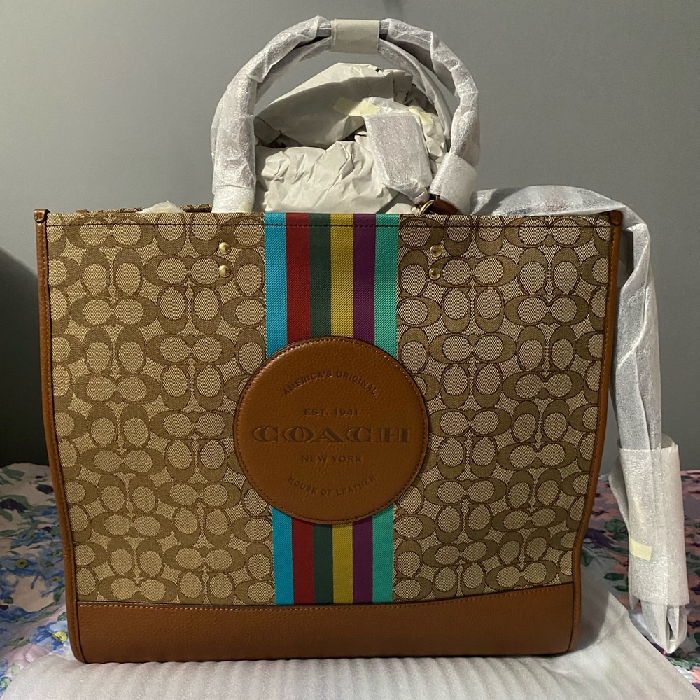 Coach Dempsey Tote 40 BNWT